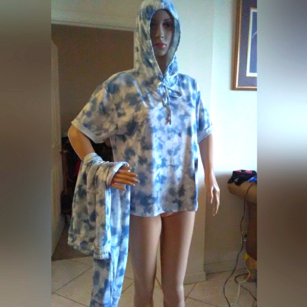 BNWOT EBB & FLOW 2 PC. JOGGING SET BLUE/ WHITE TIE-DYE SZ. XL W/ HOODIE SOOOOOFT